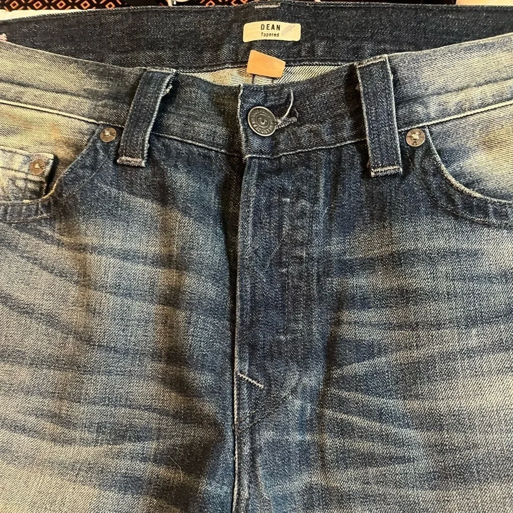 True Religion DEAN Tapered Jeans Shorts Sz 38 Distressed Fray Bottom